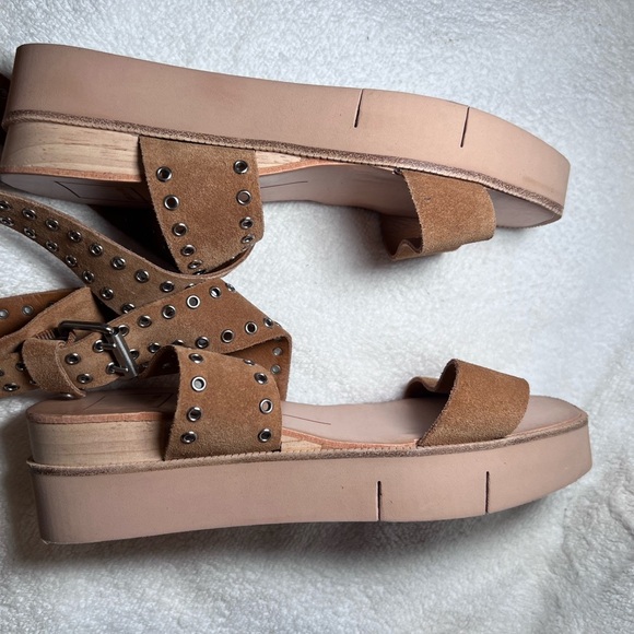 Dolce Vita Tan Sandals with Suede Finish and Platform Sole - Picture 7 of 10